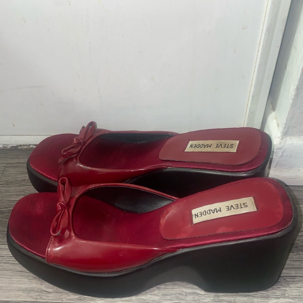 Vintage Steve Madden platform sandals